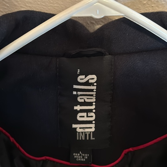 Details Intl black zip up coat, Size Large worn a few times - Picture 5 of 6